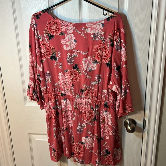 torrid Babydoll Challis Surplice pink Floral Top size 2X - Picture 9 of 9